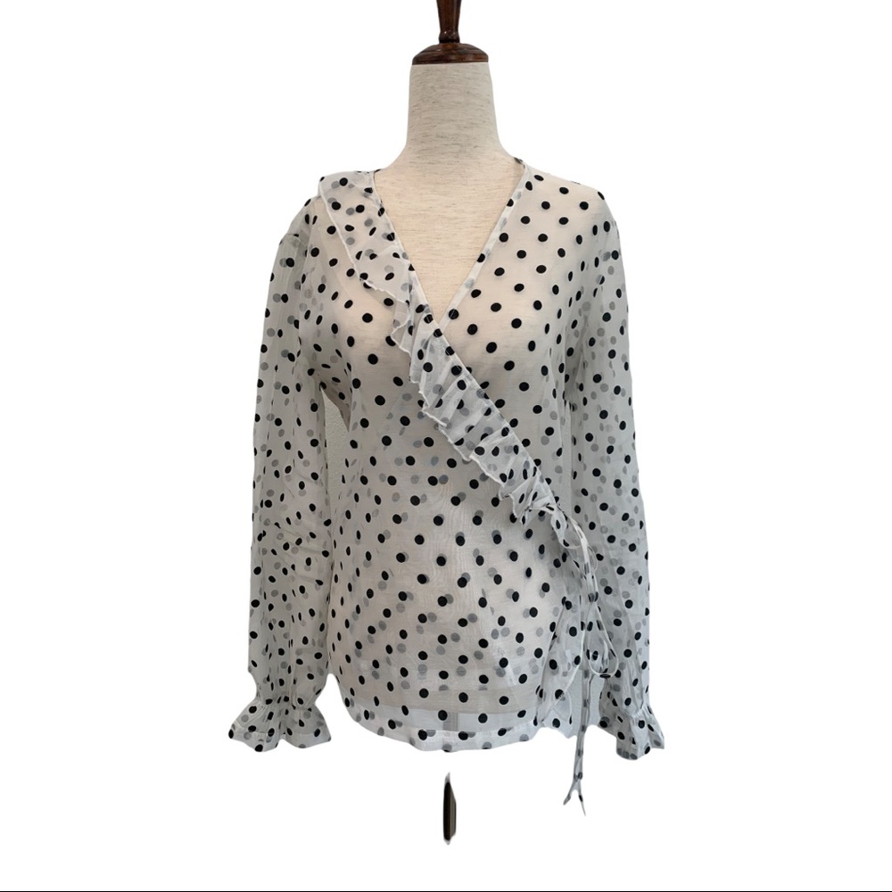 Resume Mindy polka dot wrap blouse